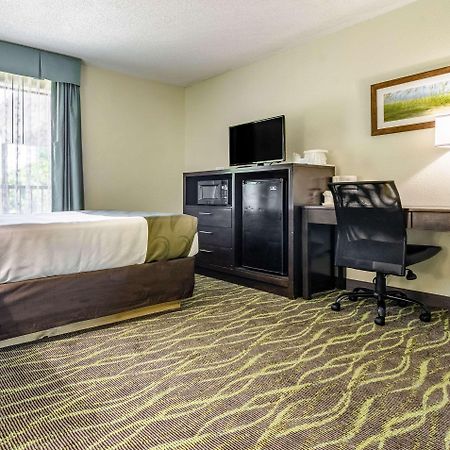 Quality Inn & Suites Creedmor - Butner Creedmoor Bagian luar foto